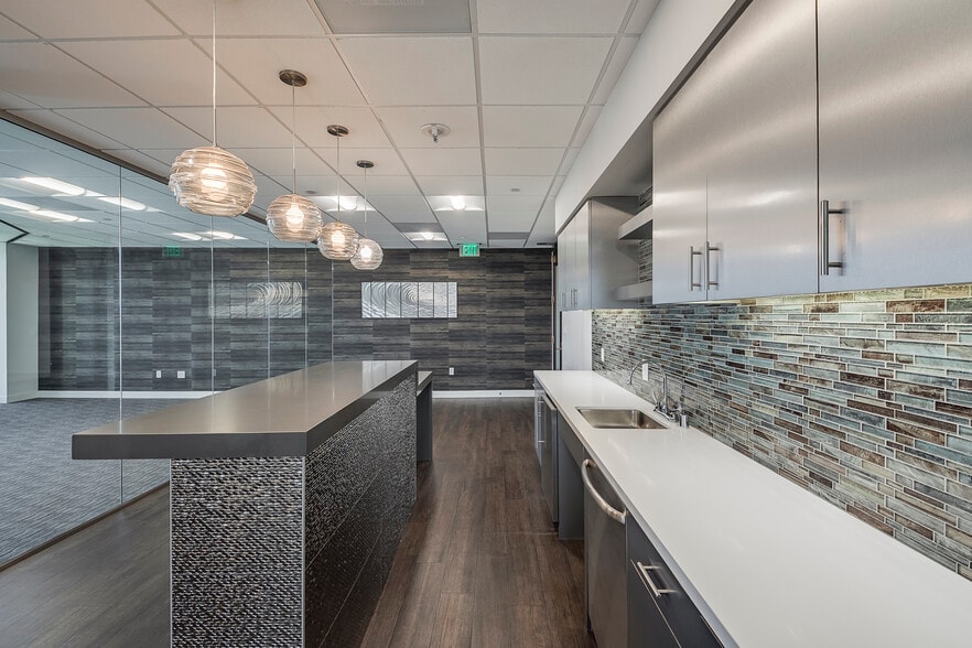 3811 Turtle Creek Blvd, Dallas, TX for lease - Interior Photo - Image 2 of 21