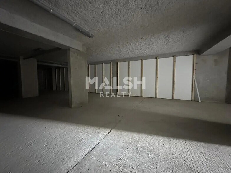 Retail in Villefranche-sur-Saône for lease - Interior Photo - Image 3 of 4