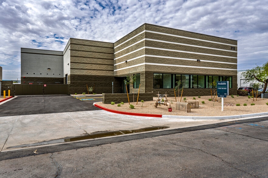 315 E Comstock Dr, Chandler, AZ for lease - Building Photo - Image 1 of 37