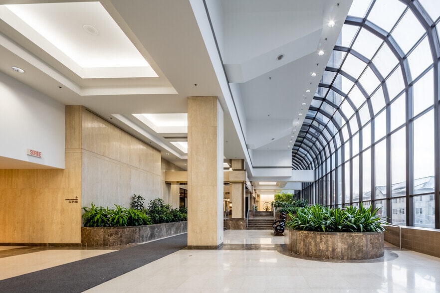 3400 Boul De Maisonneuve O, Montréal, QC for lease - Lobby - Image 3 of 14