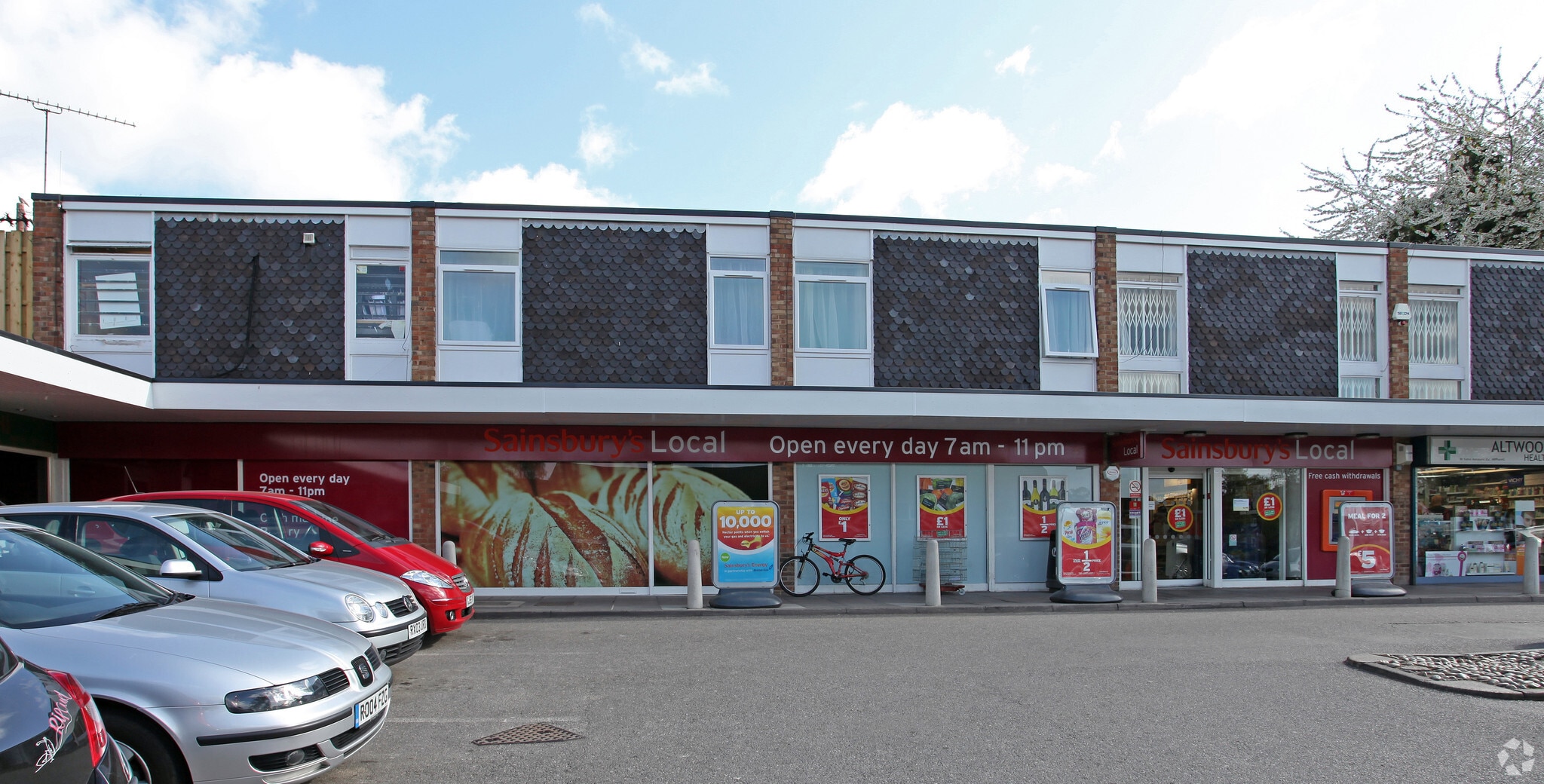 43-49 Wootton Way, Maidenhead for sale Primary Photo- Image 1 of 1