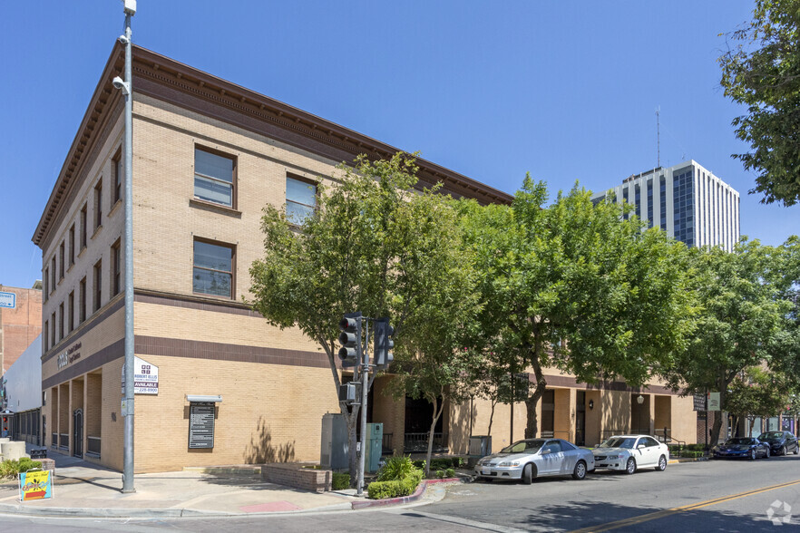 2115 Kern St, Fresno, CA for lease - Primary Photo - Image 1 of 10