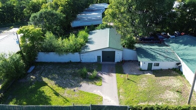 6943 Lake Dr, Circle Pines, MN for lease Interior Photo- Image 1 of 10