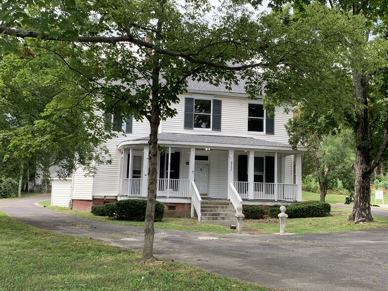 432 E Main St, Gallatin, TN for lease - Building Photo - Image 1 of 18