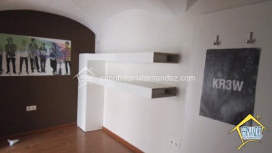 Retail in Cáceres for lease - Building Photo - Image 3 of 4