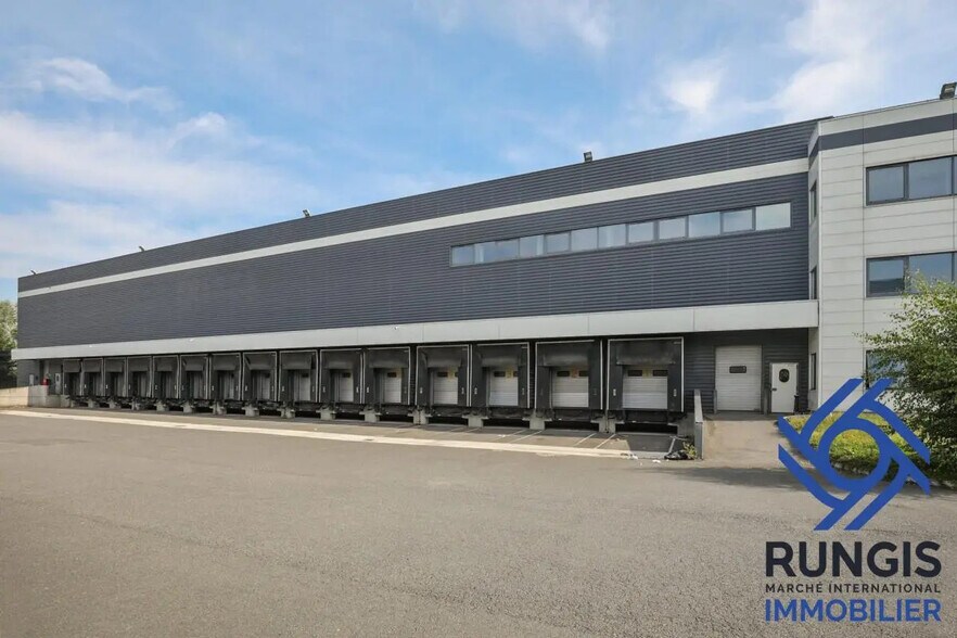 Industrial in Chilly-Mazarin for lease - Building Photo - Image 2 of 3