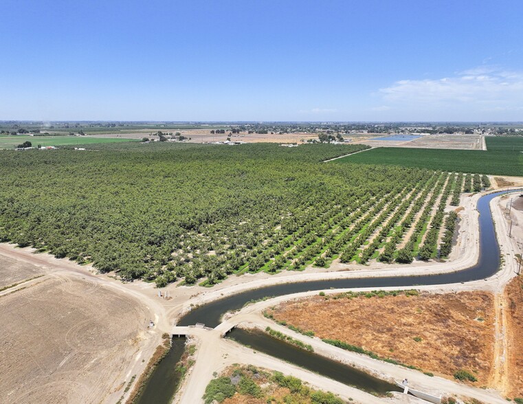 12263 14th Ave, Hanford, CA for sale - Primary Photo - Image 1 of 1