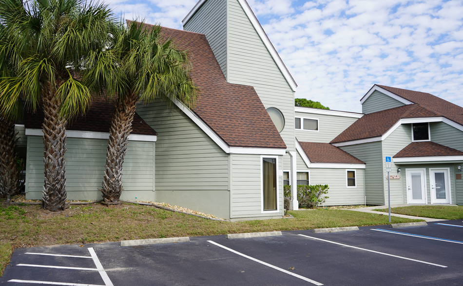 10225 Ulmerton Rd, Largo, FL for lease - Building Photo - Image 2 of 10