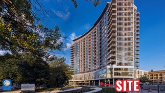 One University Circle - Bar