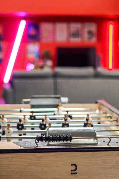 Office in Clichy for lease - Interior Photo - Image 3 of 9