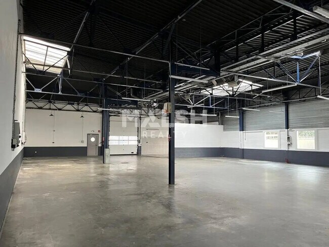 Location Local d'activités 340 m² à 740 m²
