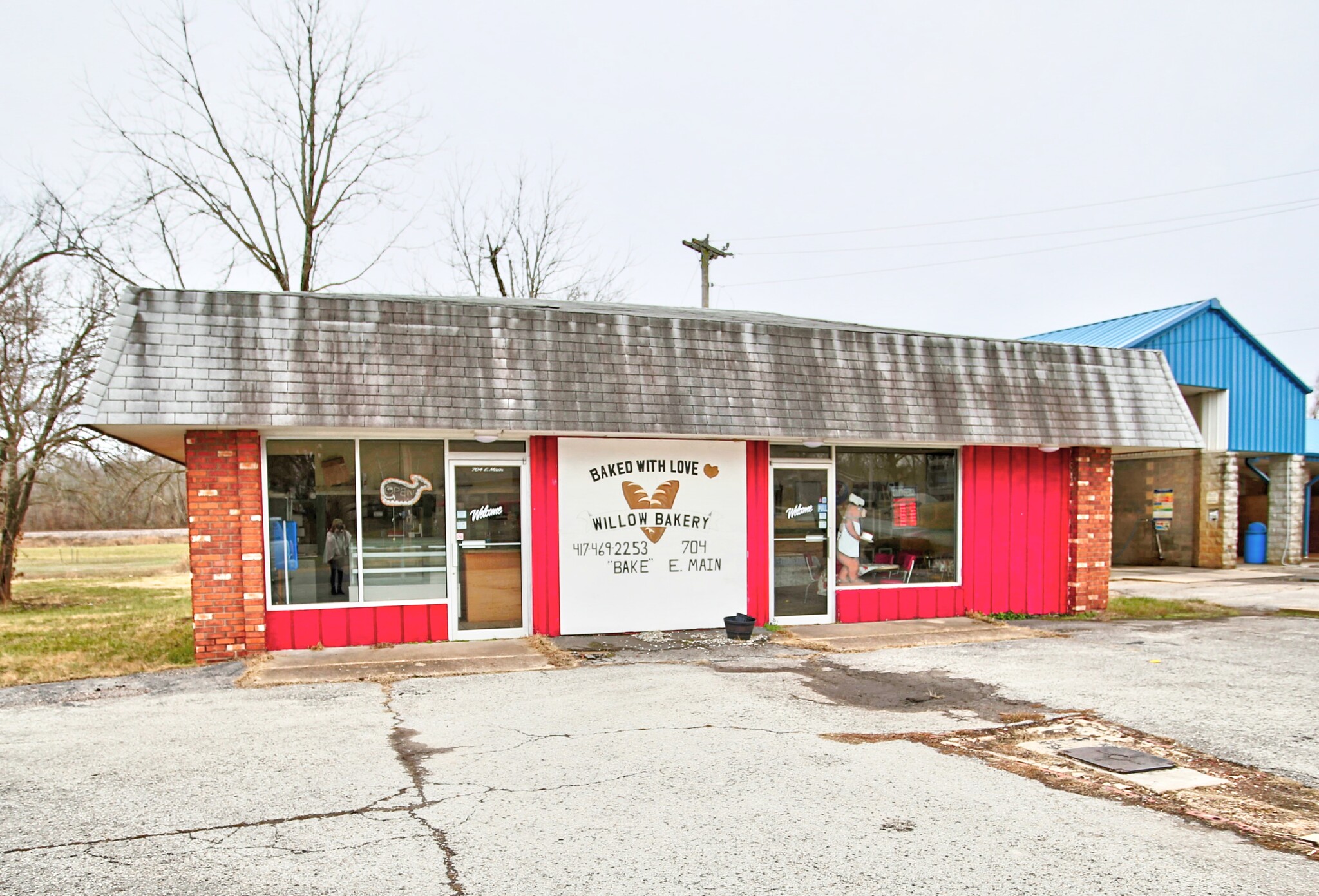 704 E Main St, Willow Springs, MO for sale Primary Photo- Image 1 of 1