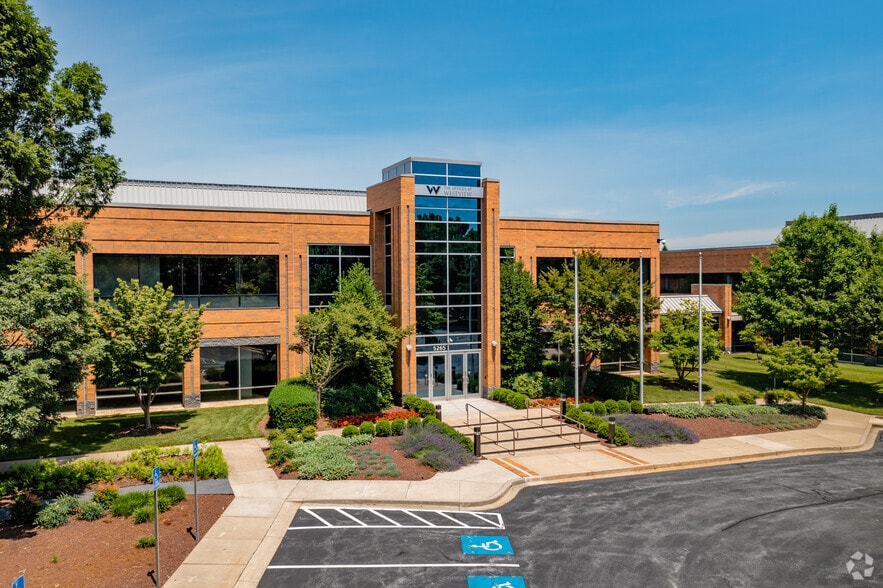 5255 Westview Dr, Frederick, MD for lease - Building Photo - Image 2 of 9