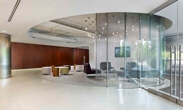 100 Matsonford Rd, Radnor, PA for lease Lobby- Image 2 of 12