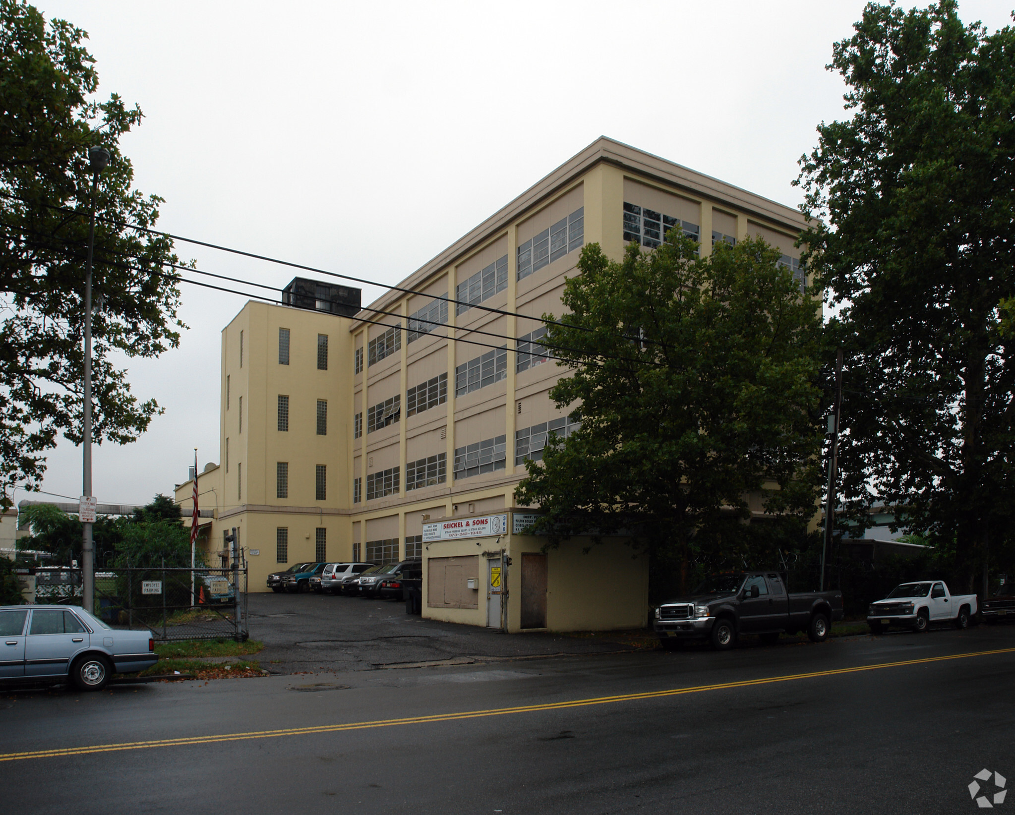 360 Elizabeth Ave, Newark, NJ for sale Primary Photo- Image 1 of 1