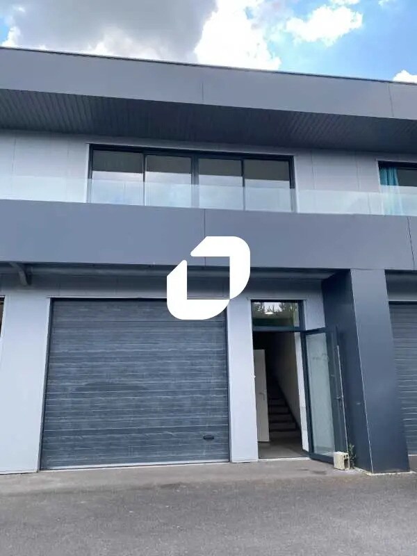 Flex in Canéjan for lease Building Photo- Image 1 of 10