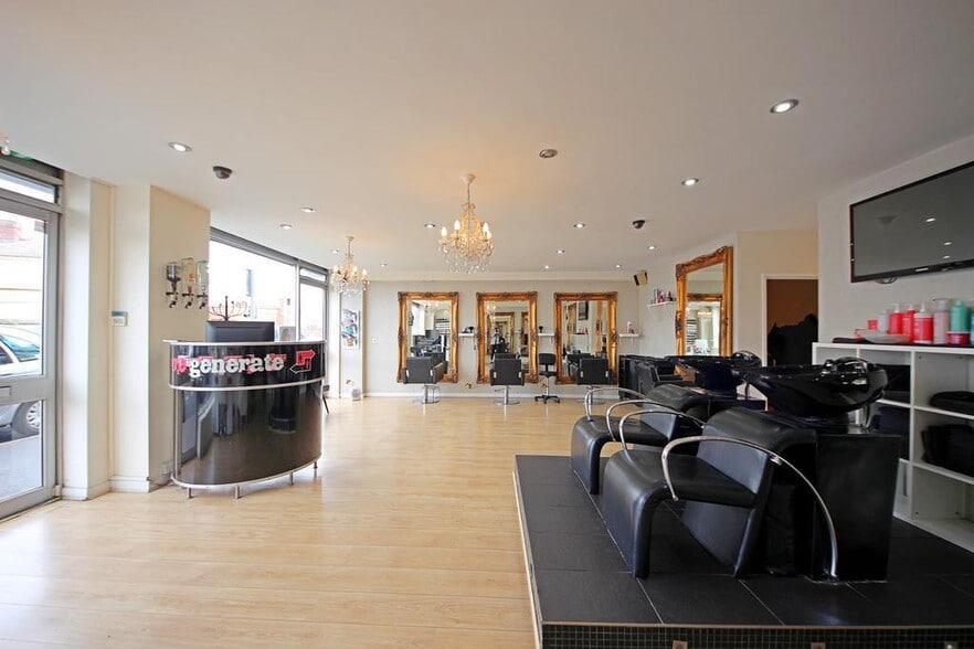 384-394 Holdenhurst Rd, Bournemouth for lease - Building Photo - Image 3 of 4