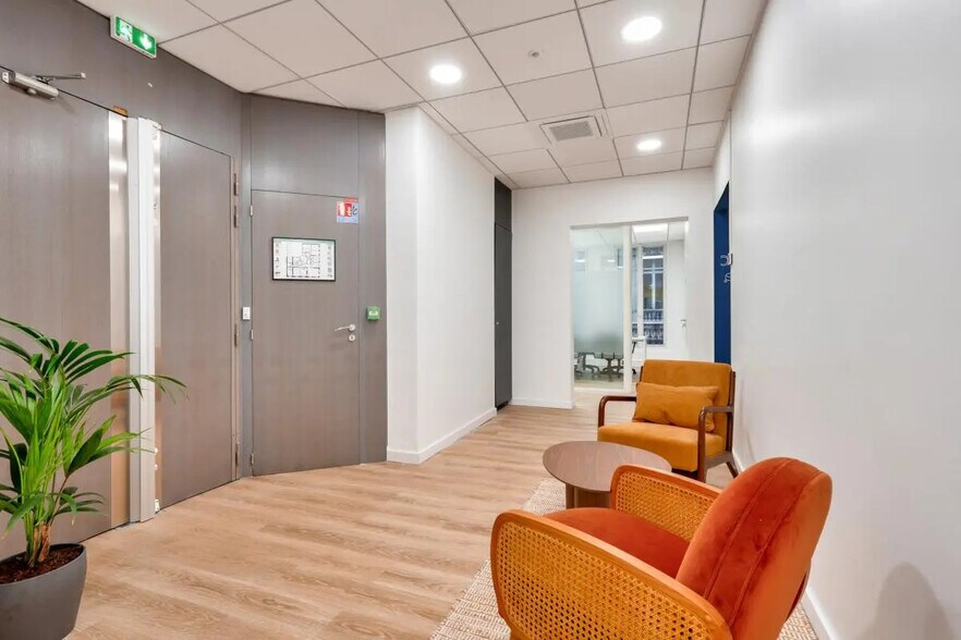 144 Boulevard Haussmann, Paris for lease - Lobby - Image 2 of 13