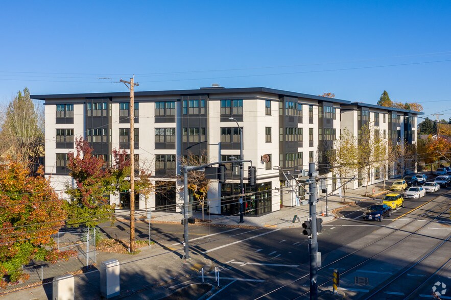 8338 N Interstate Ave, Portland, OR for sale - Primary Photo - Image 1 of 1