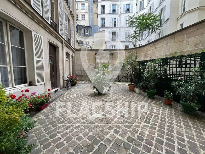 Office in Paris for lease - Interior Photo - Image 3 of 8