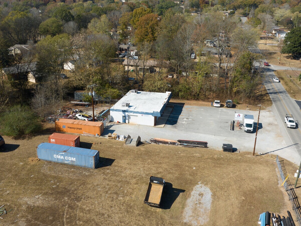 1406 Boy Scout Rd, Hixson, TN 37343