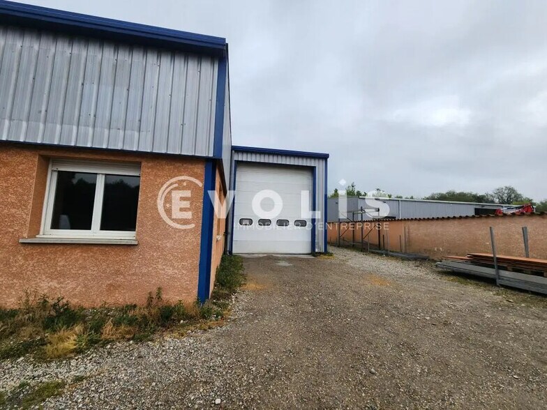 Office in Grenay for lease - Building Photo - Image 2 of 16