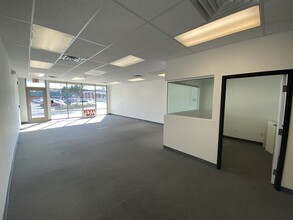 942 White Plains Rd, Trumbull, CT for lease Interior Photo- Image 1 of 4