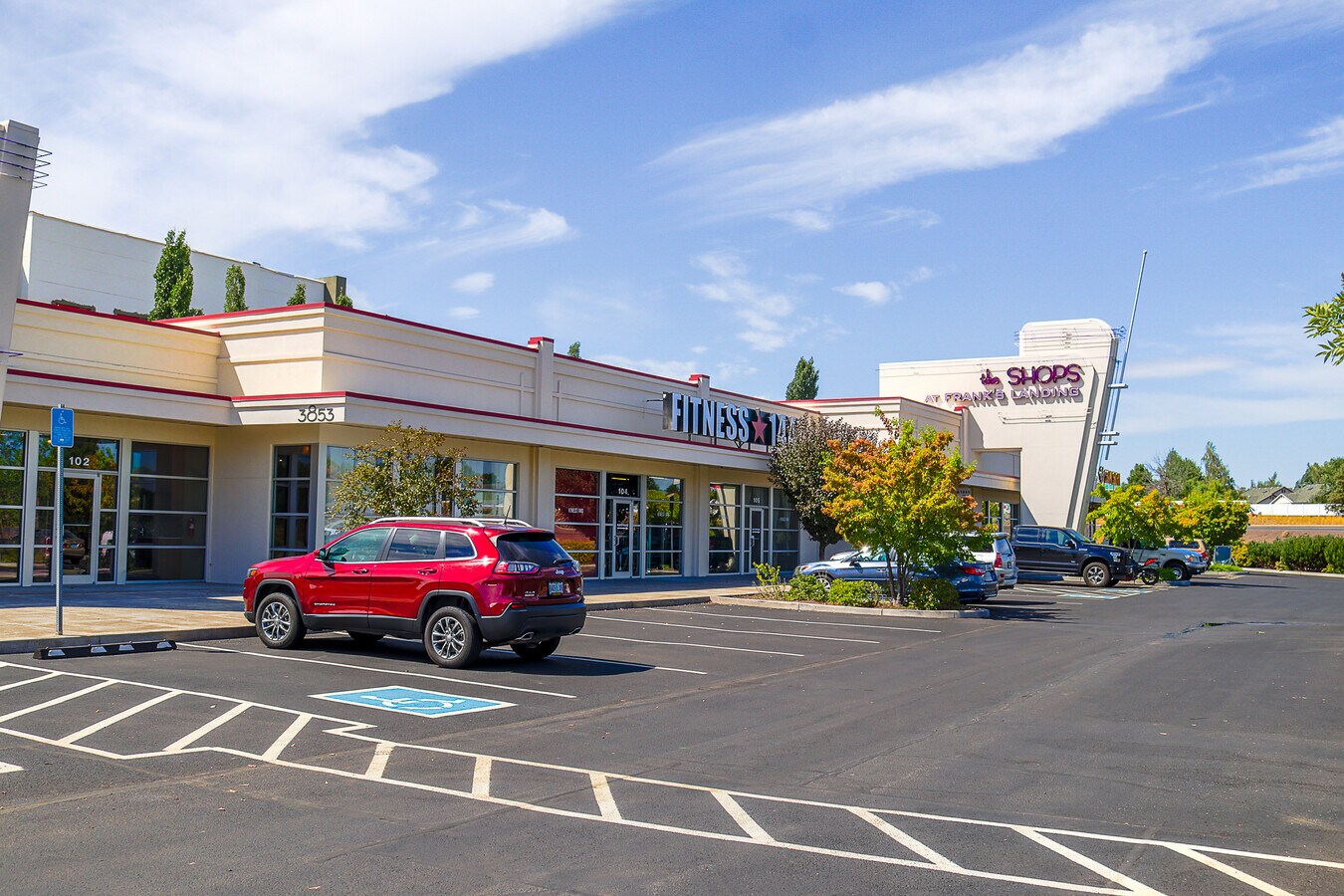 3835 SW 21st St, Redmond, OR 97756 Shops at Frank's Landing