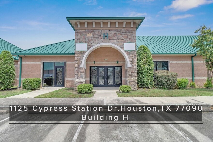 1125 Cypress Station Dr, Houston, TX for lease - Commercial Listing Video - Image 2 of 31