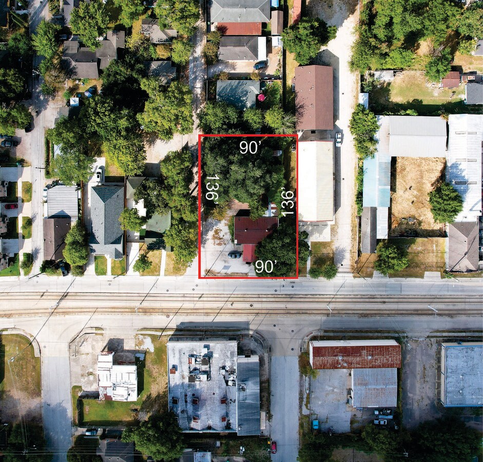 112 Eichwurzel Ln, Houston, TX 77009