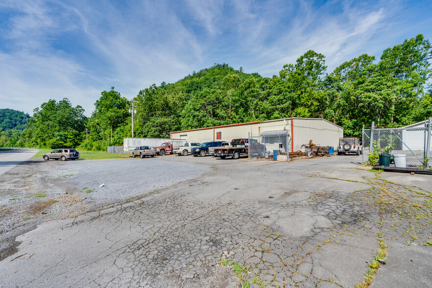 5560 Highway 19 E, Hampton, TN for sale - Building Photo - Image 3 of 64