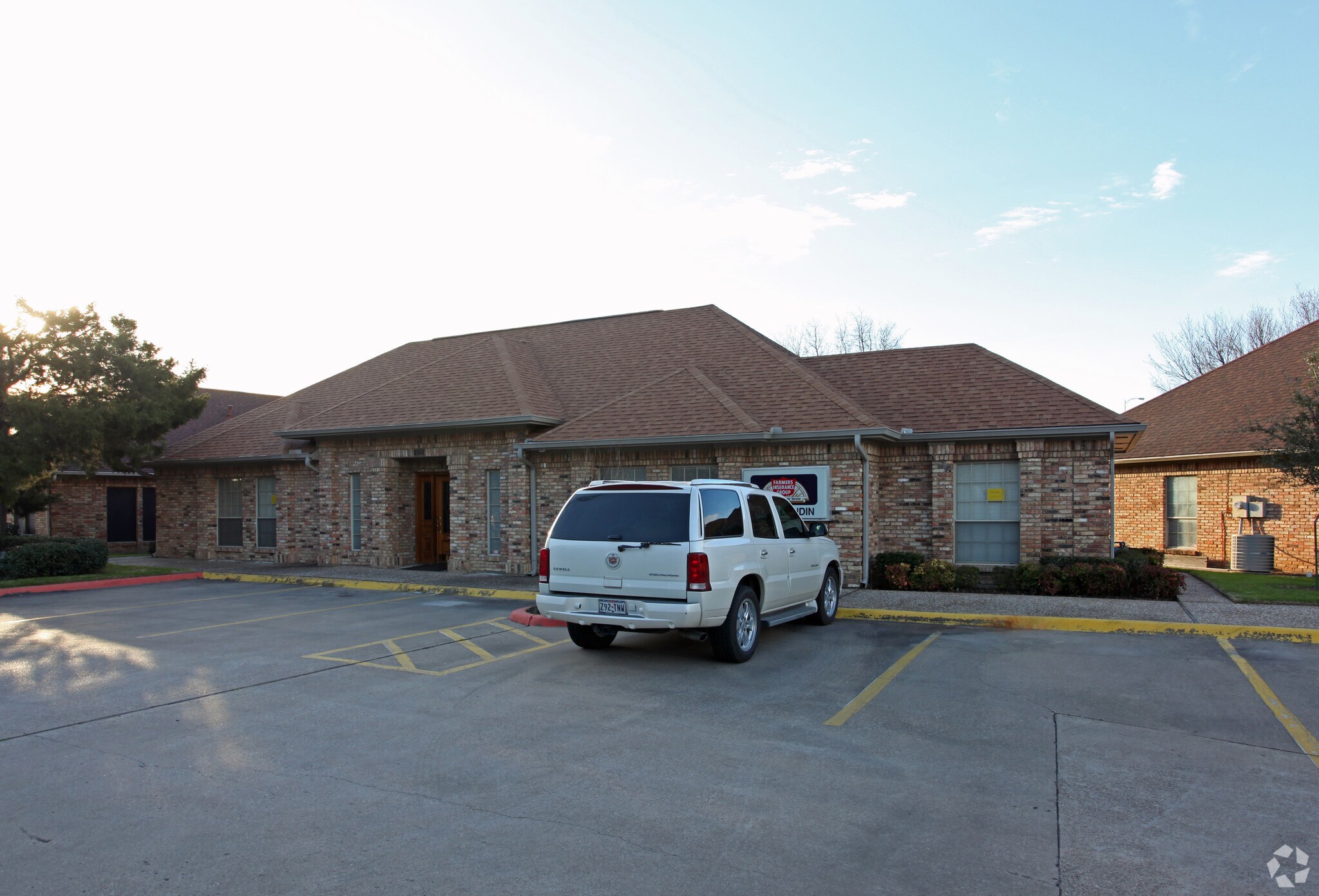 133 N MacArthur Blvd, Irving, TX for sale Primary Photo- Image 1 of 1