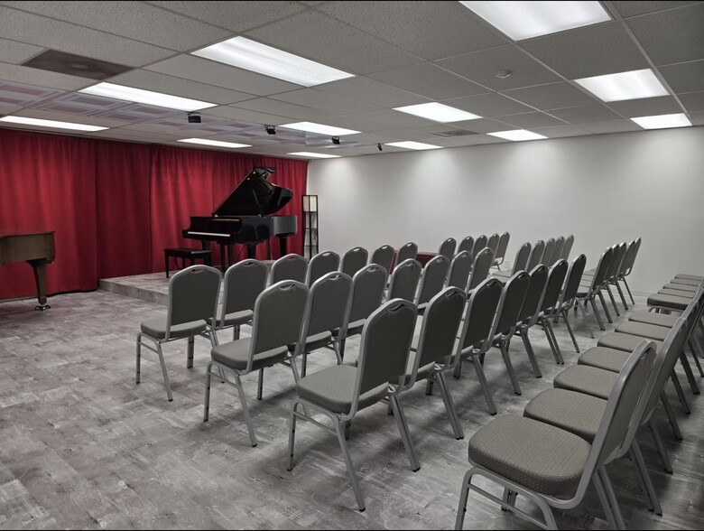 16615 Redmond Way, Redmond, WA for lease - Floor Plan - Image 2 of 9