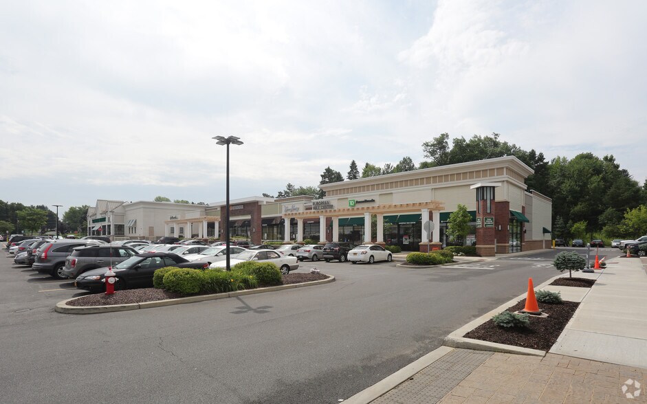 664 New Loudon Rd, Latham, NY for sale - Primary Photo - Image 1 of 1