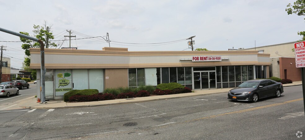 233 W Merrick Rd, Valley Stream, NY for lease - Building Photo - Image 2 of 4
