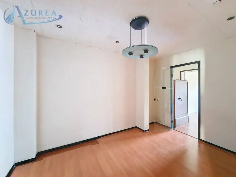 Office in Nice for lease - Interior Photo - Image 2 of 4