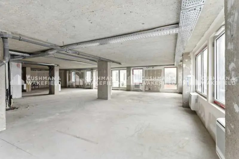 2-6 Rue Des Bourets, Suresnes for lease - Building Photo - Image 3 of 15