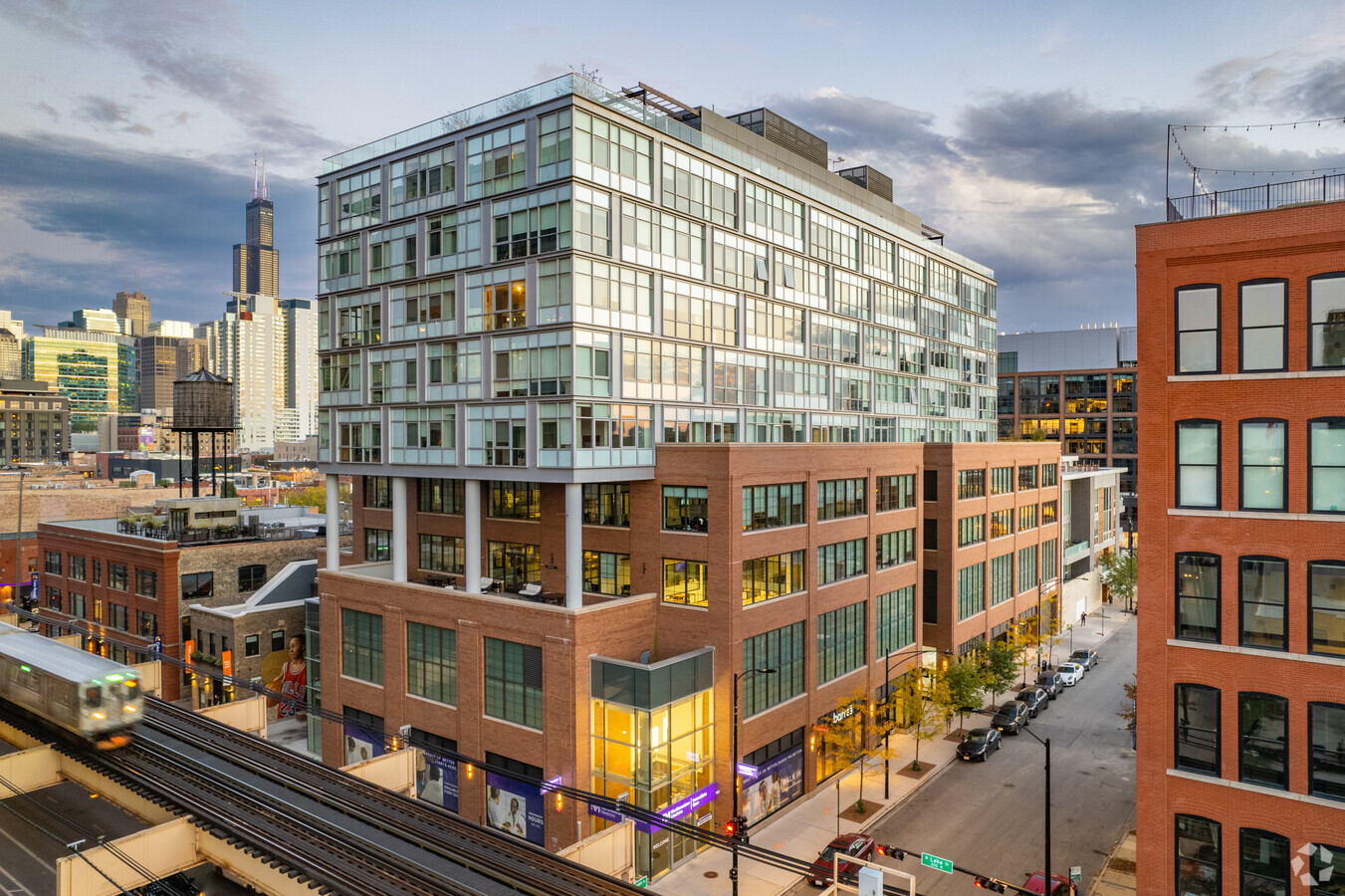 171 N Aberdeen St, Chicago, IL 60607 - Industrious Fulton Market | LoopNet