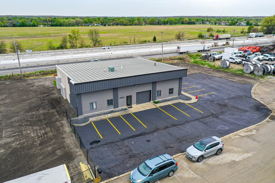 20604 Burl Ct, Joliet, IL for sale - Building Photo - Image 3 of 38