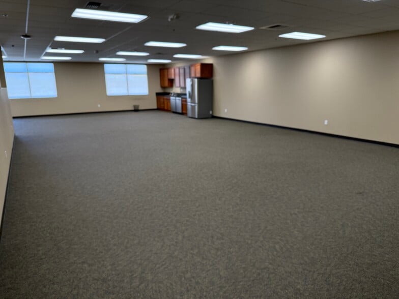 1170 S Rock Blvd, Reno, NV for lease - Interior Photo - Image 3 of 13