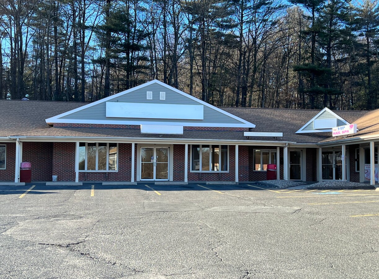 4563 Southwick Rd, Westfield, MA 01085