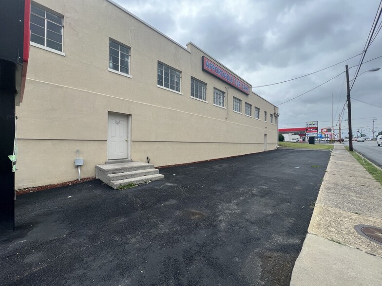 1608-1612 Williamson Rd NE, Roanoke, VA for lease - Building Photo - Image 2 of 32