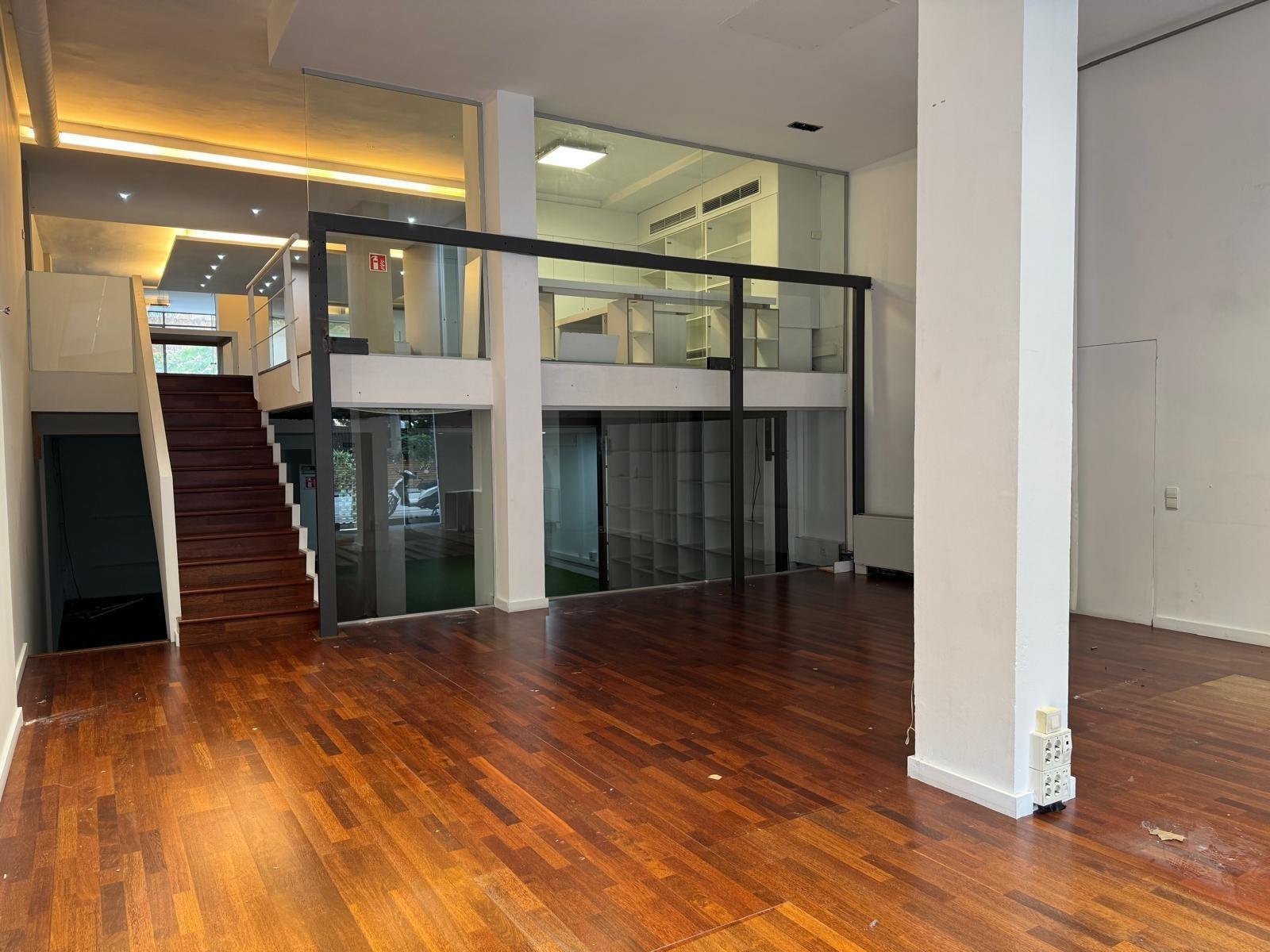Retail in Barcelona, Barcelona for lease Interior Photo- Image 1 of 19