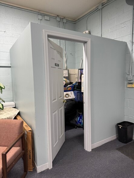 5609 Old Branch Ave, Camp Springs, MD for lease - Building Photo - Image 2 of 8