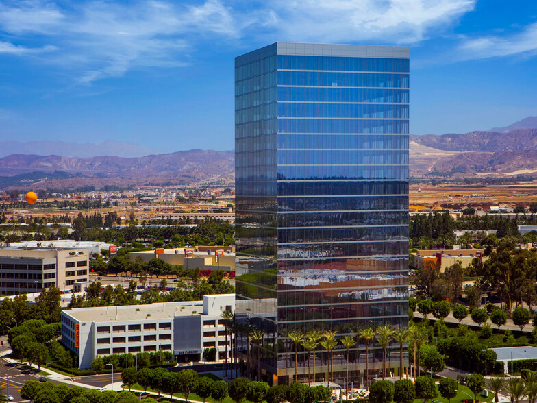 400 Spectrum Center Dr, Irvine, CA for lease - Building Photo - Image 1 of 24