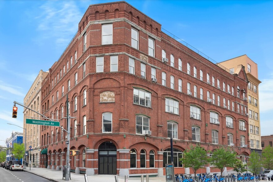 255-275 Park Ave, Brooklyn, NY for lease - Building Photo - Image 1 of 4