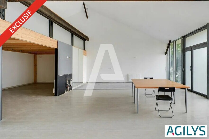 Office in Ivry-sur-Seine for lease - Interior Photo - Image 2 of 7