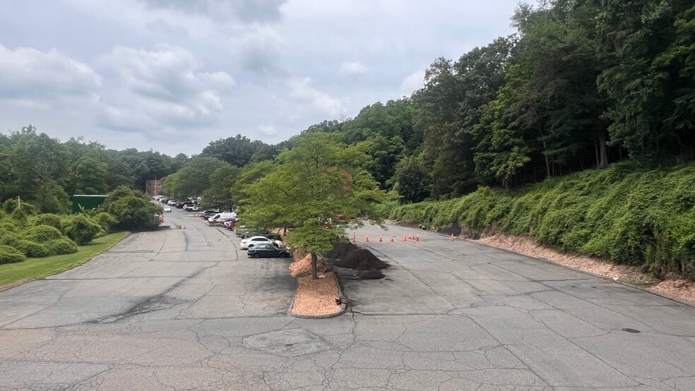 99 Wall St, Valhalla, NY for lease - Building Photo - Image 2 of 12