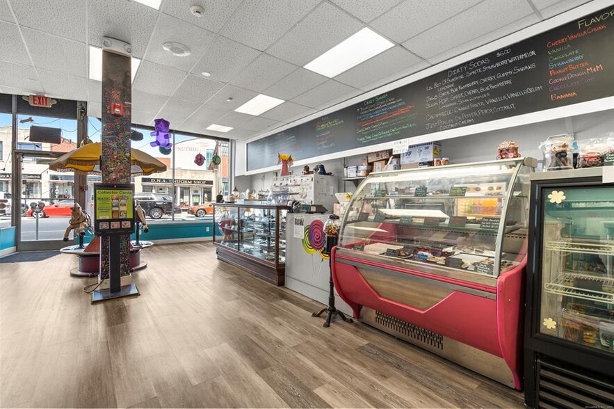 20 E Main St, Torrington, CT for lease - Building Photo - Image 3 of 6