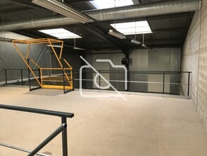 Flex in Saint-Michel-sur-Orge for lease Interior Photo- Image 2 of 4